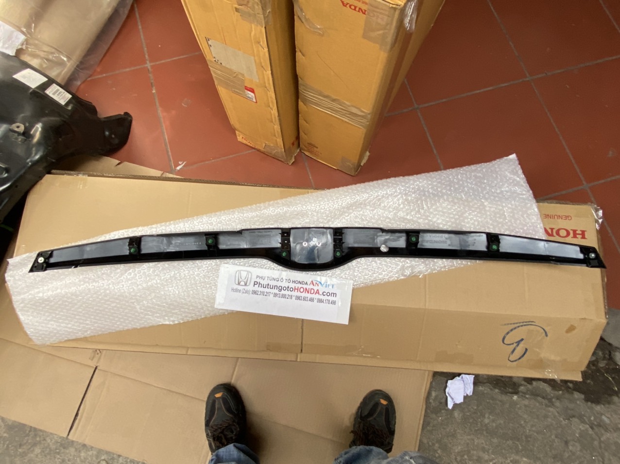 Ốp ngang cửa hậu xe Honda JAZZ